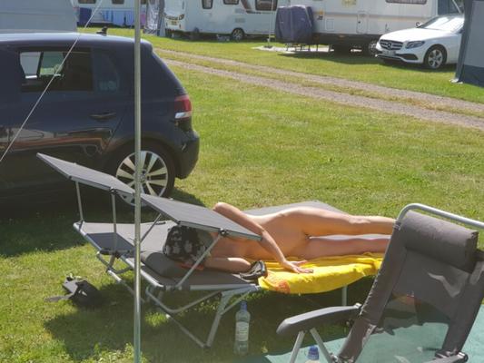 Camping nudiste