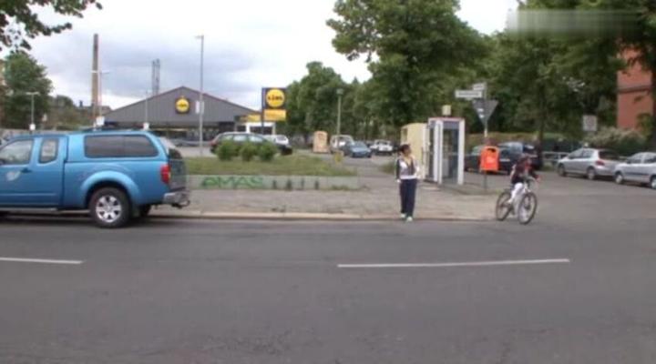 Tchèque - pute chevronnée ramassée dans la rue