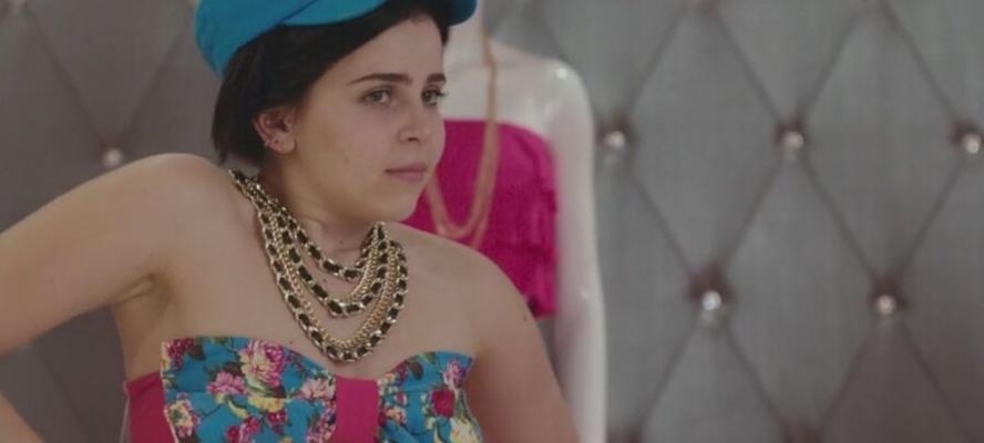 Mae Whitman jolie femme