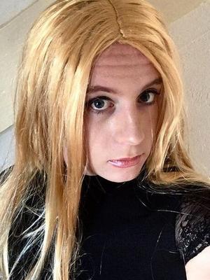 Blonde Holländerin (Amateur-Tgirl)