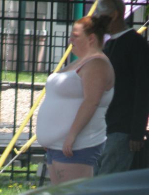 Extremamente gorda bbw gostosa de cabelos vermelhos, saliência ENORME, roupa acanhada