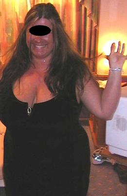 Amateur grosse femme BBW enlevant sa robe