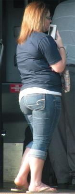 Super plush ass in tight jeans, so comfy!