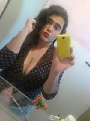 GROS SEINS AMATEUR LATINE ADOLESCENT