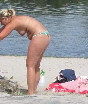 top avec voyeur plage