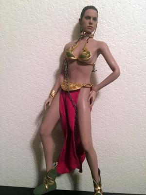 Rey en costume d'esclave Leia