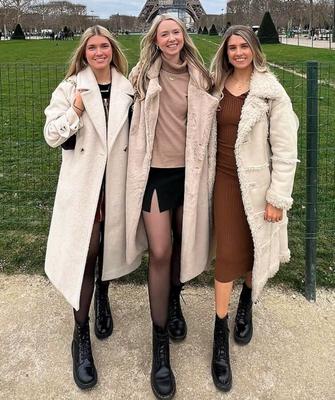 Roberta, Liv y Bobbie en París