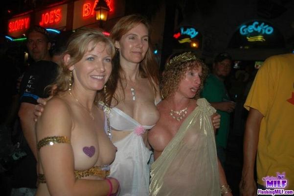 Amateur mature ladies out and about with their tits hanging out