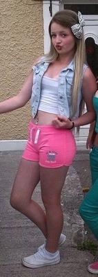 Princesa CIARA, a prostituta adolescente chav, é uma BONECA total!