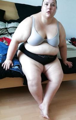 Amateur BBW Schlampe Melanie BH und Höschen