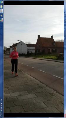 Ehrliche, vollbusige Joggingstraße