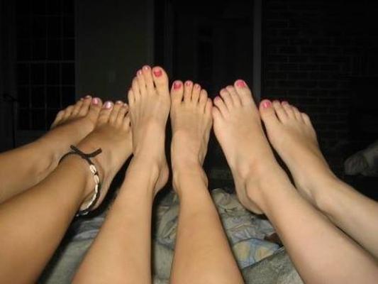 Feet/footjobs/foot worship