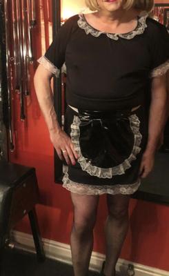 Nina, femme de ménage sissy