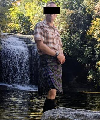 Sous mon kilt à la cascade