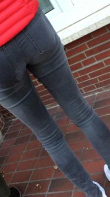 Skinny Candid Ass in tight Jeans