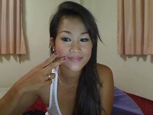 Thai bargirl on cam in Bangkok