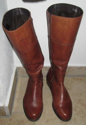 Neue Stiefel mi Nachbarin und mi Nachbarin