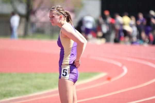 Hot Amateur Track Chick in Purple Spandex