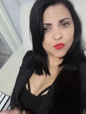 Mulher brasileira amadora brincalhona