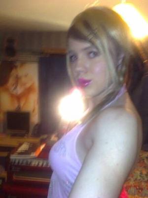 Jeune travesti mignon