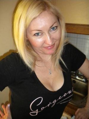 Irish mom in the kitchen with cleavage