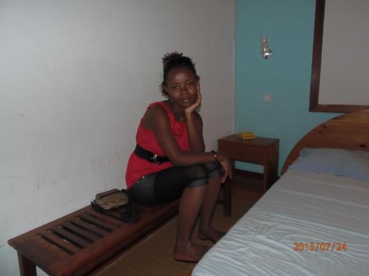 Madagascar - teen prostitute sucking in short time hotel room