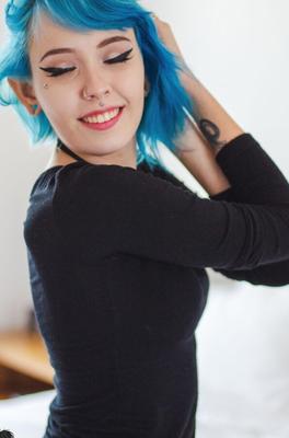 Suicide Girls Vohs - Dans mon lit