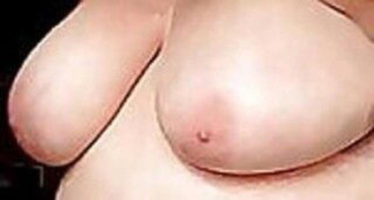 MILF seins première fois exposés