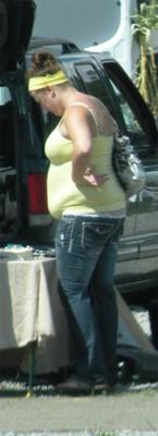 LOVE THIS BIG BELLY bbw w/ small hips, so hot in skin tight top!