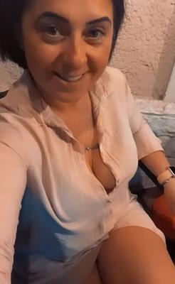 Anca, uma jovem romena MILF P.