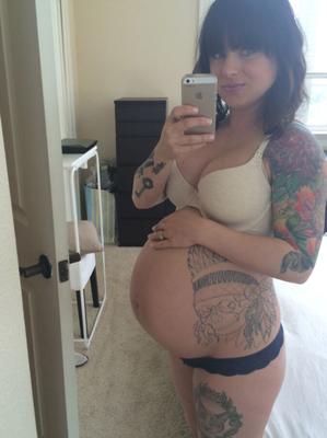 Mirror mirror on the wall, who&#;s the sexiest preggo of them all?