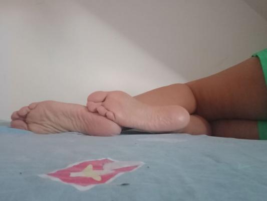 Fresh pics of wife&#;s feet