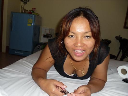 Filipino milf with big nipples and hairy bush fucks and sucks