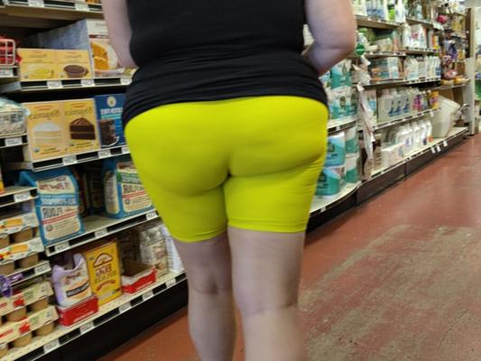 Big Butt in Public