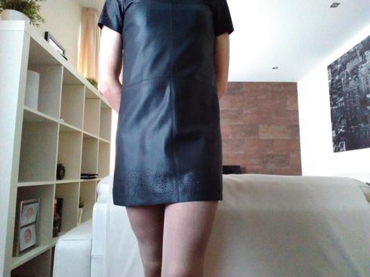 Moi en robe de cuir