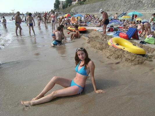 Fille à la plage