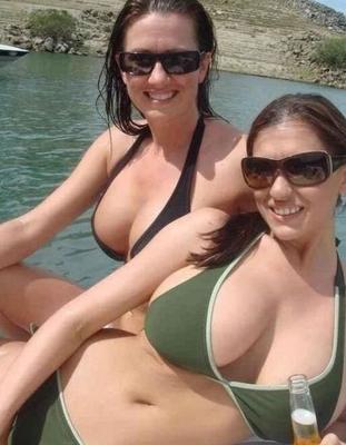 Mamans en bikini