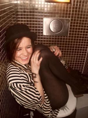 Hot Irish Teens Drunk in Nightclub Toilet