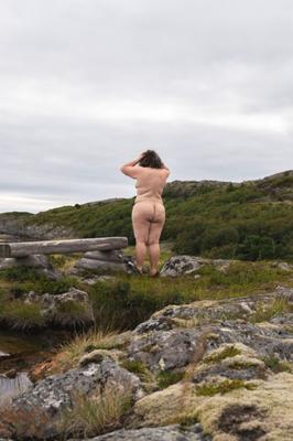 Fat webslut wife exposed in nature