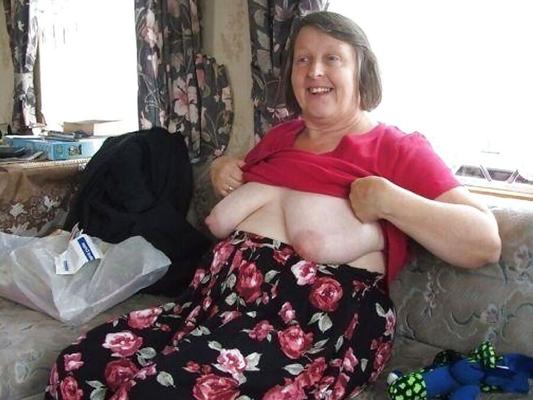 Granny likes to show off her Tits