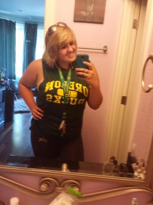 U of Oregon BBW mit gepiercten Titten, nackt und mit Vibe