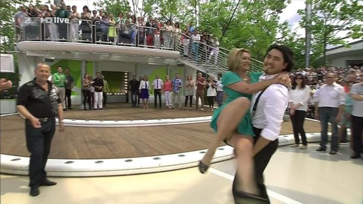 Maren Gilzer Upskirt im ZDF-Fernsehgarten