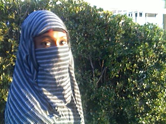 Fille Hijabi Déshabillée