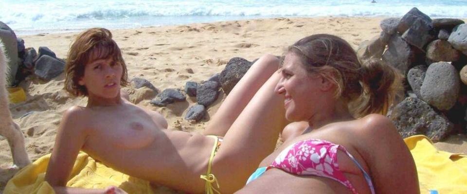 Loren, une fille potelée et ses amies seins nus en vacances