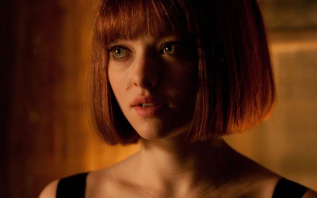 Amanda Seyfried Ruiva, por favor, legenda