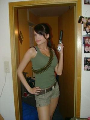 Waffen sind gefaehrlich ? Girl with guns ;)