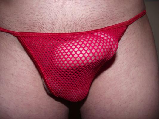 MON G-STRING EN MAILLE ROUGE