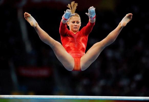 Coño de una perra gimnasta estadounidense