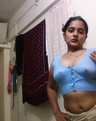 MANGALA BHABHI SALOPE INDIENNE