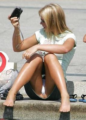 Candid Upskirts